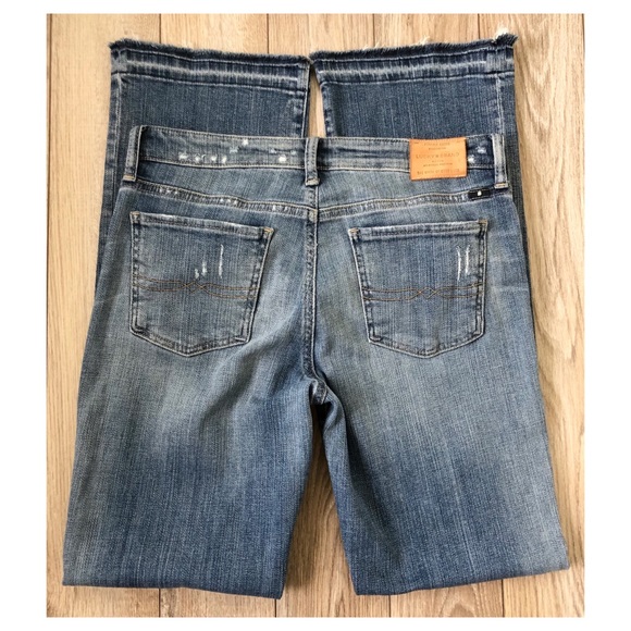 Lucky Brand ♥️ Distressed Jeans - Picture 1 of 9